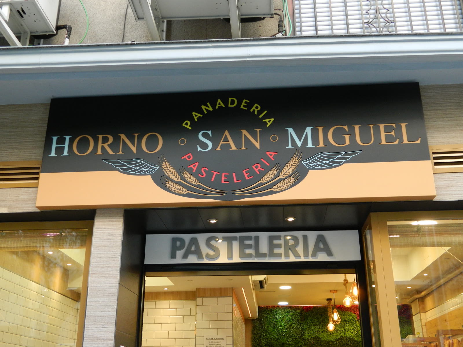 Rótulo de Horno San Miguel